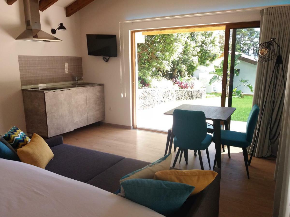 Villas Casteletes Urzelina Екстер'єр фото
